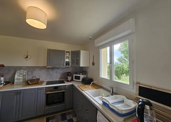 Nyaraló Calme Et Vue Panoramique Champs Et La Sarthe