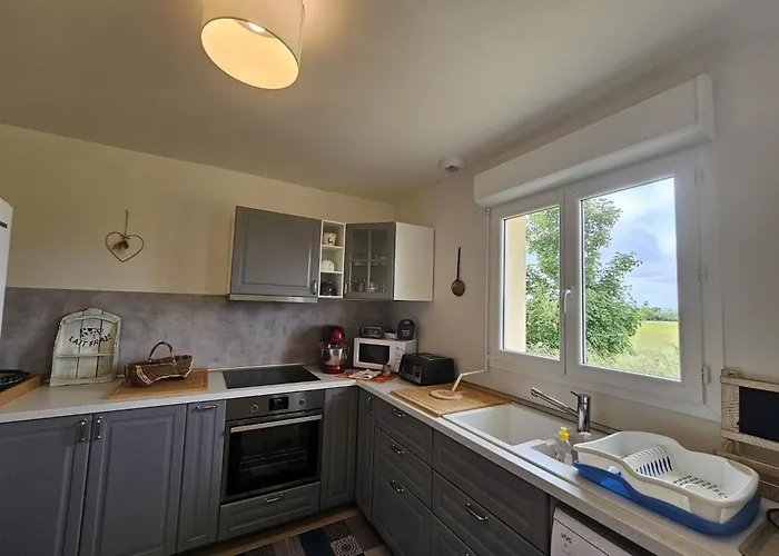 Calme Et Vue Panoramique Champs Et La Sarthe Nyaraló La Mesnière